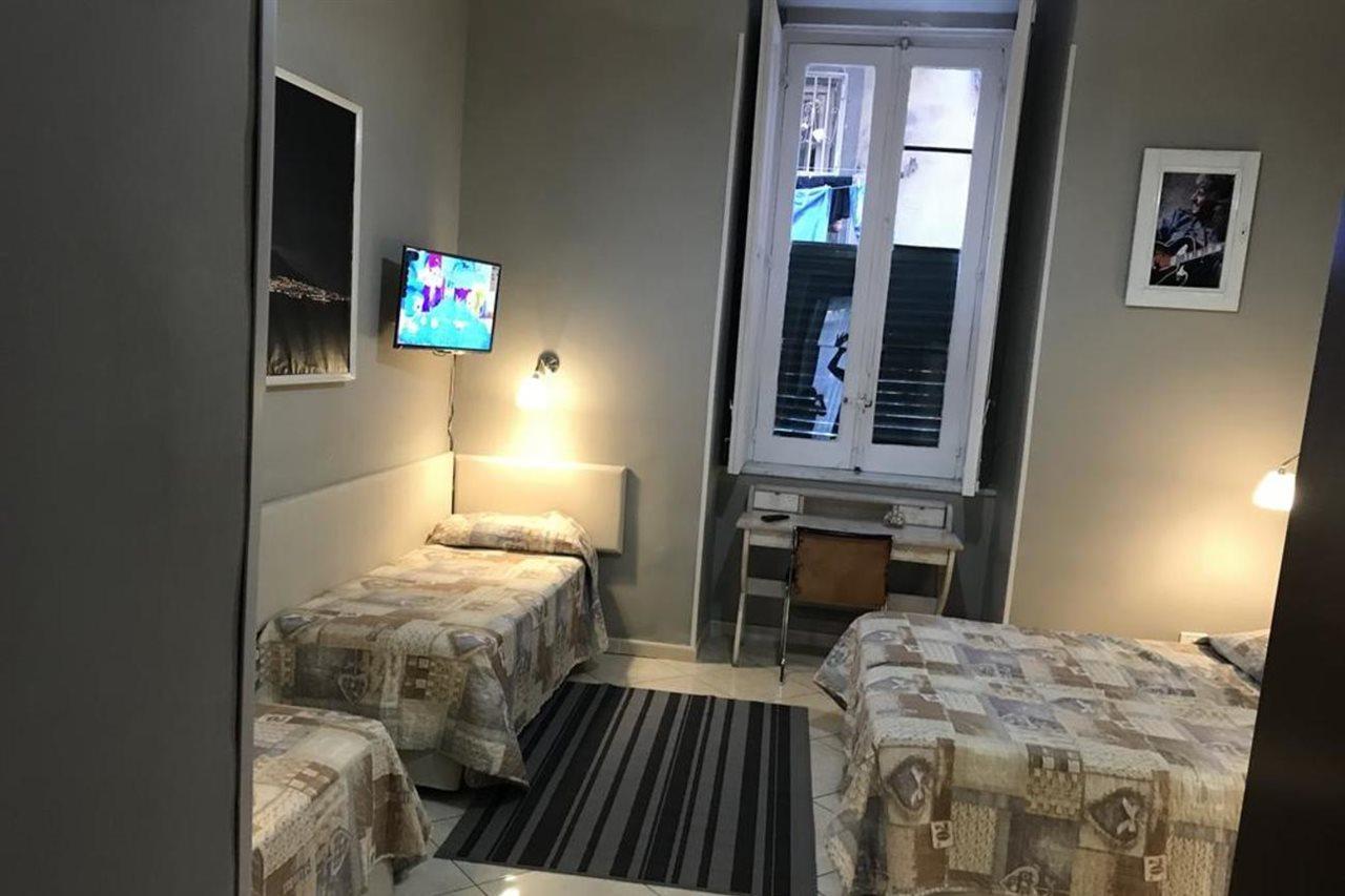 Short Hotel Napoli